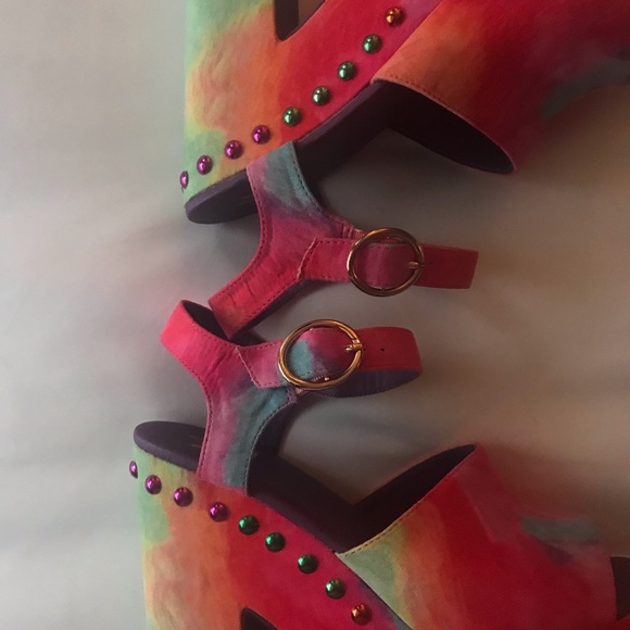 NWT YRU platform heels - Picture 4 of 6